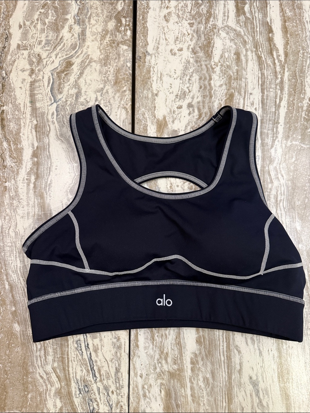 Alo top size L